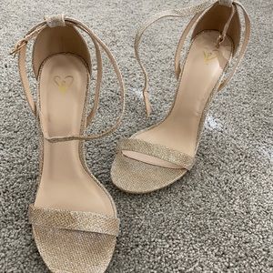 Gold champagne heels-sz 7